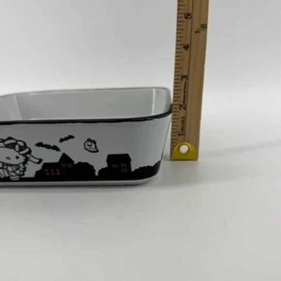 Hello Kitty Halloween Mummy Vampire Ceramic Square Baker Dish Zrike Brands 8in - Picture 9 of 9
